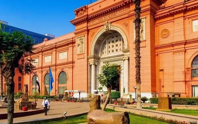 Tagesausflug mit Besichtigung nach Kairo