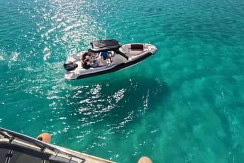 Speedboot auf dem Roten Meer